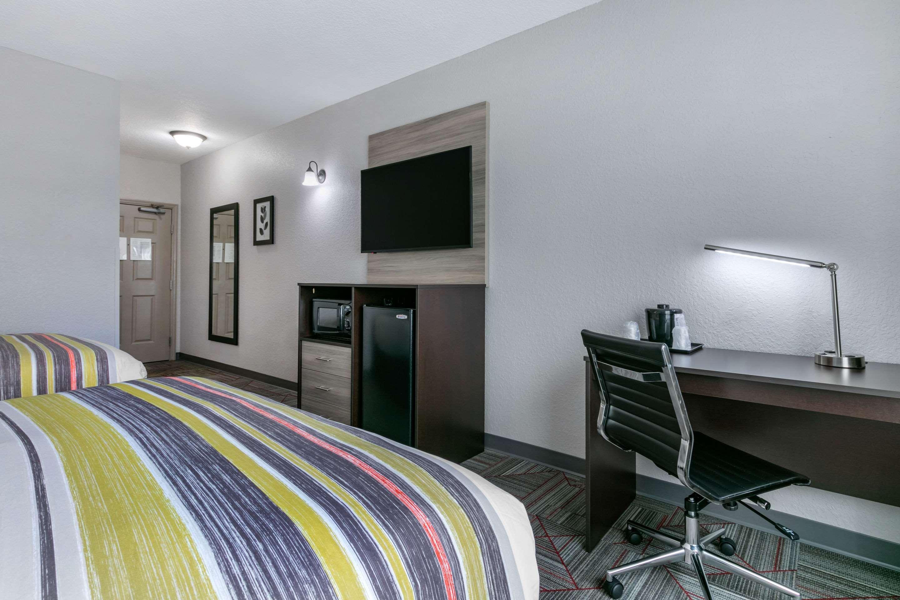 מלון Clarion Pointe Columbus-Bradley Park מראה חיצוני תמונה