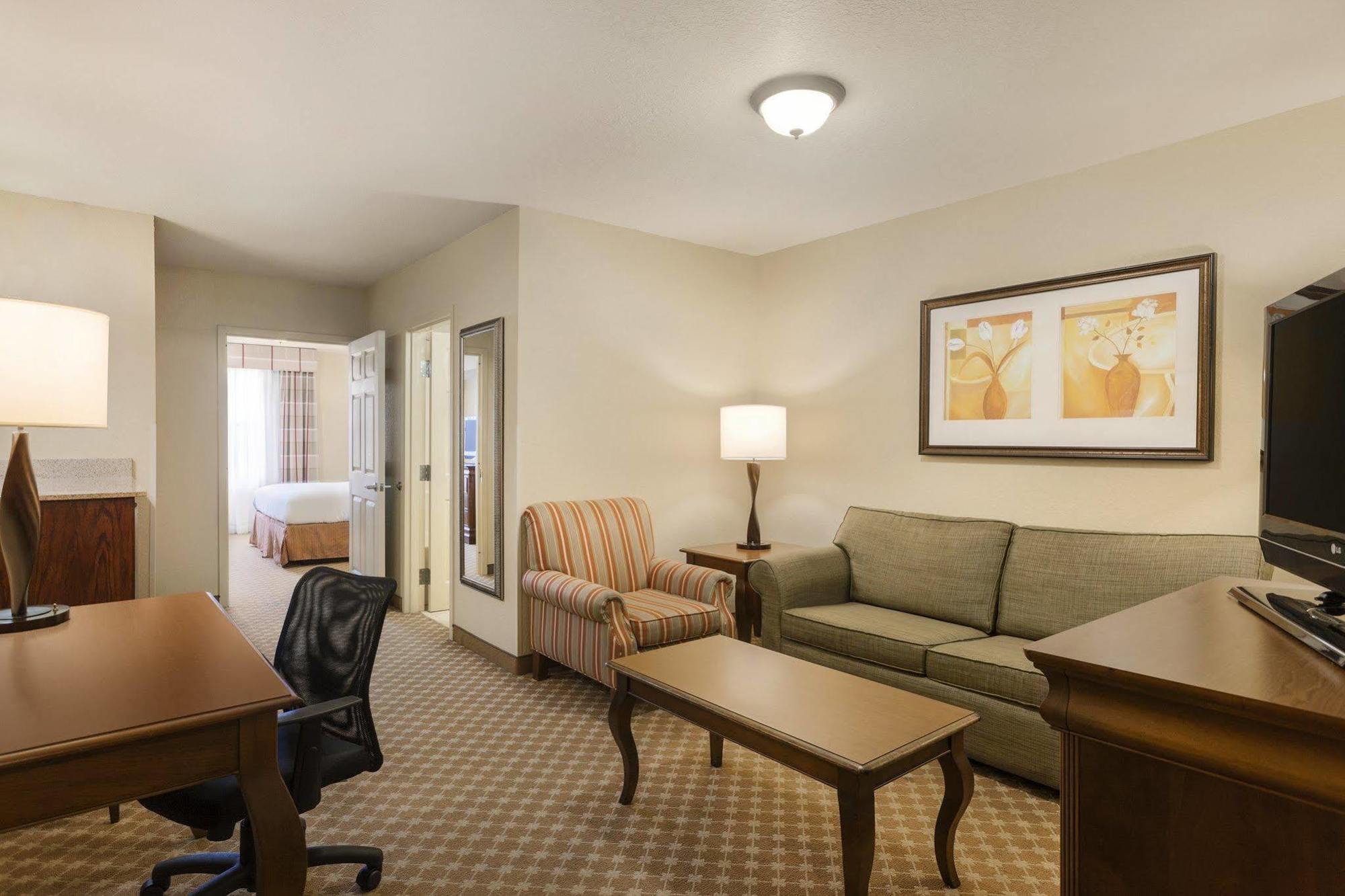 מלון Clarion Pointe Columbus-Bradley Park מראה חיצוני תמונה