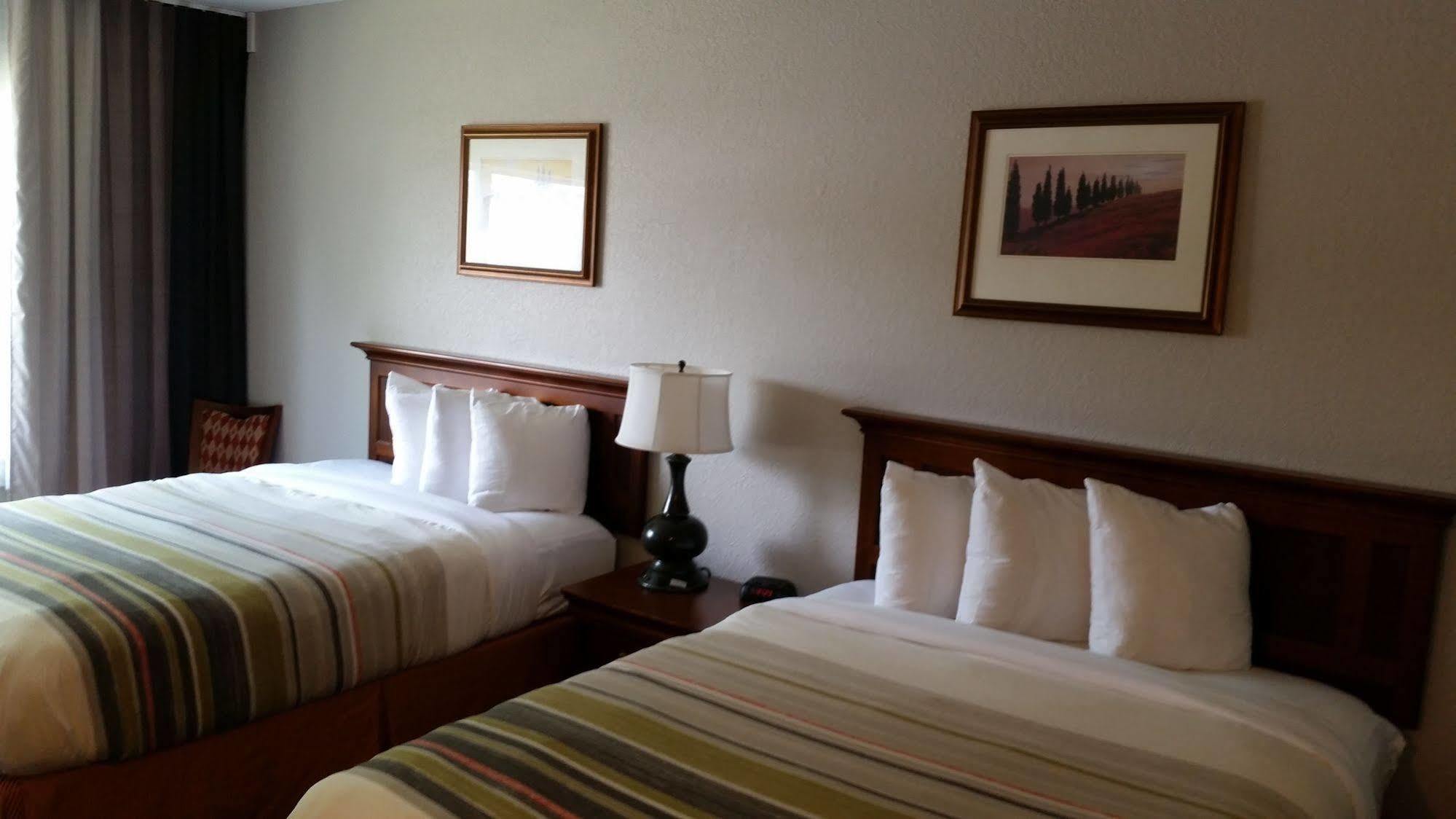 מלון Clarion Pointe Columbus-Bradley Park מראה חיצוני תמונה