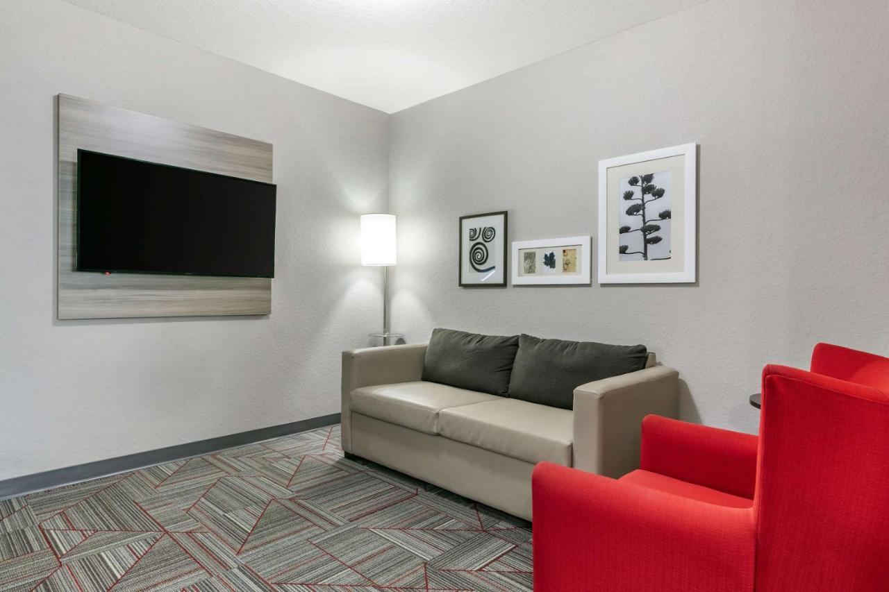 מלון Clarion Pointe Columbus-Bradley Park מראה חיצוני תמונה